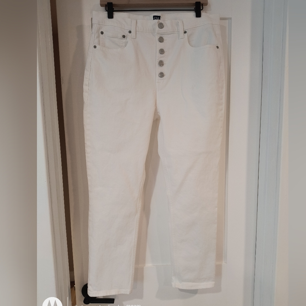 Women's Gap White Button Fly Jeans 14 but fits like 12